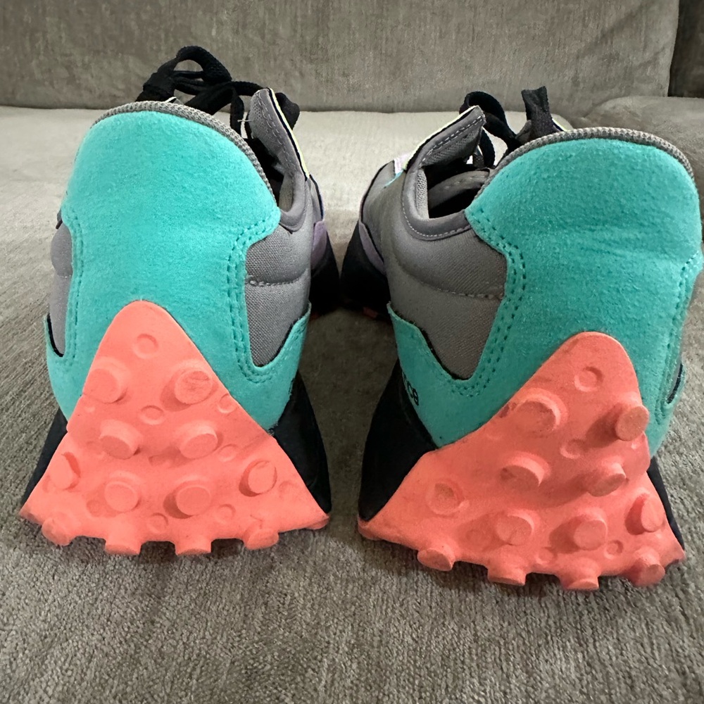 Men’s New Balance Sneakers Size 10. - Picture 3 of 8